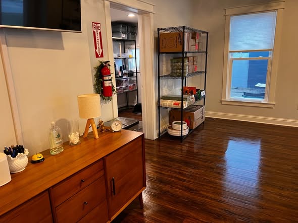 Clean and tidy living room with organized furniture and sparkling surfaces in Hanover NJ home